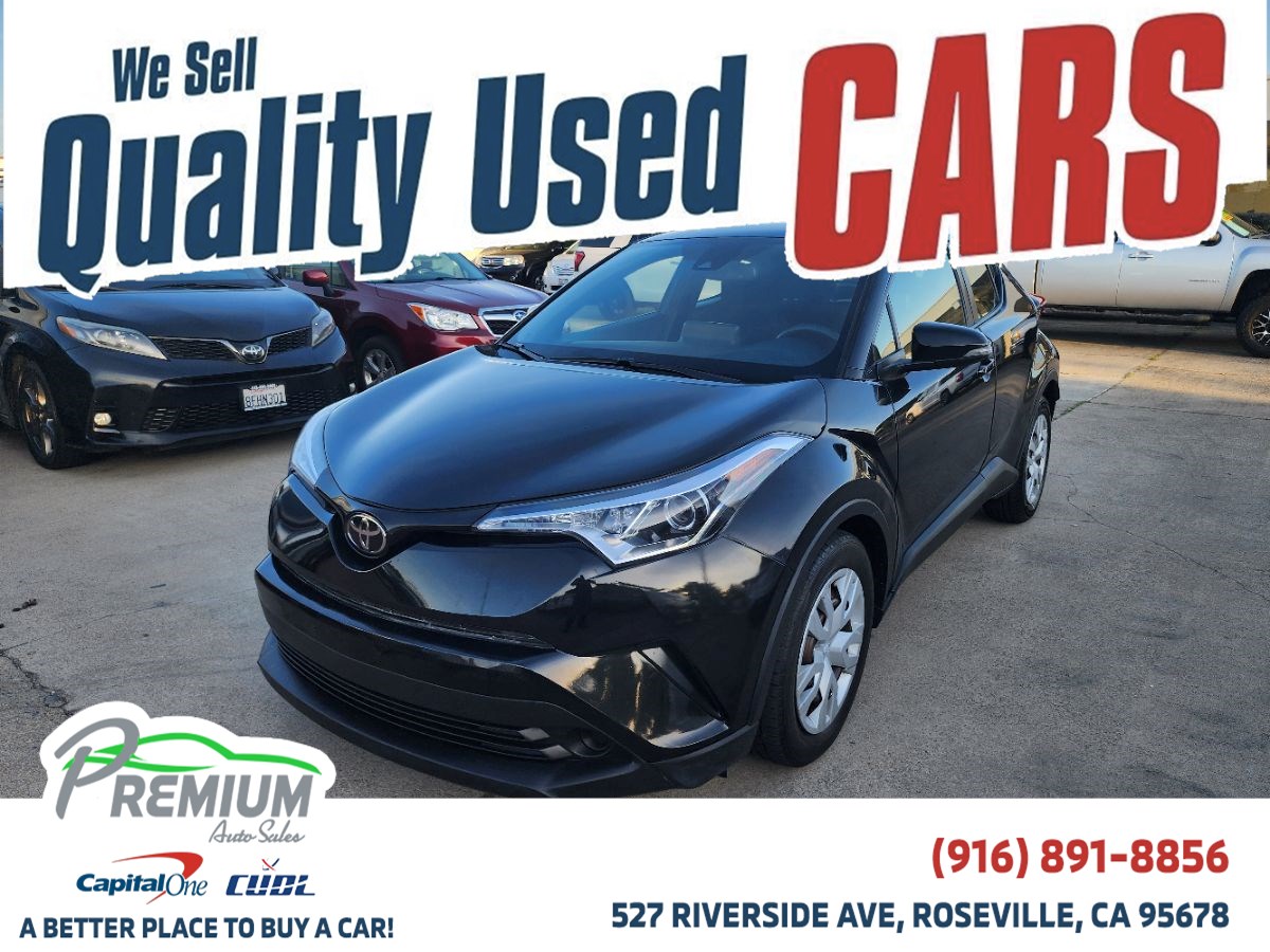 2019 Toyota C-HR LE's photo