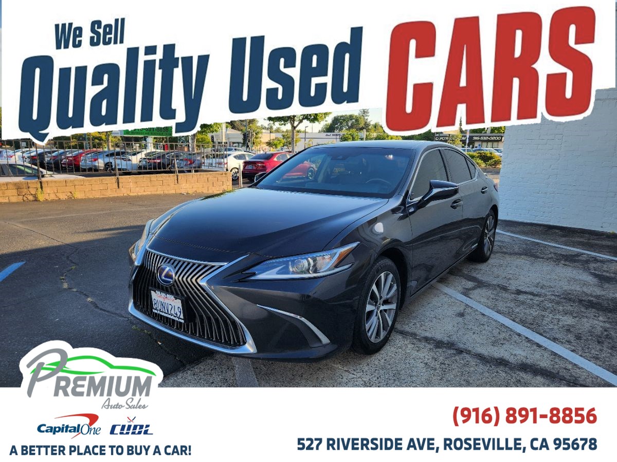 2021 Lexus ES 300h 300h's photo
