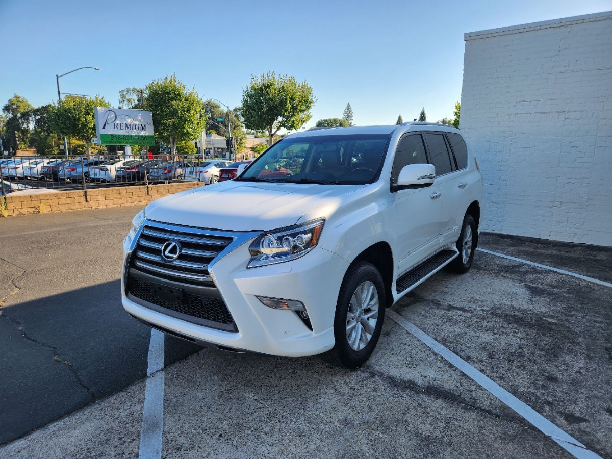 Lexus GX photo 24