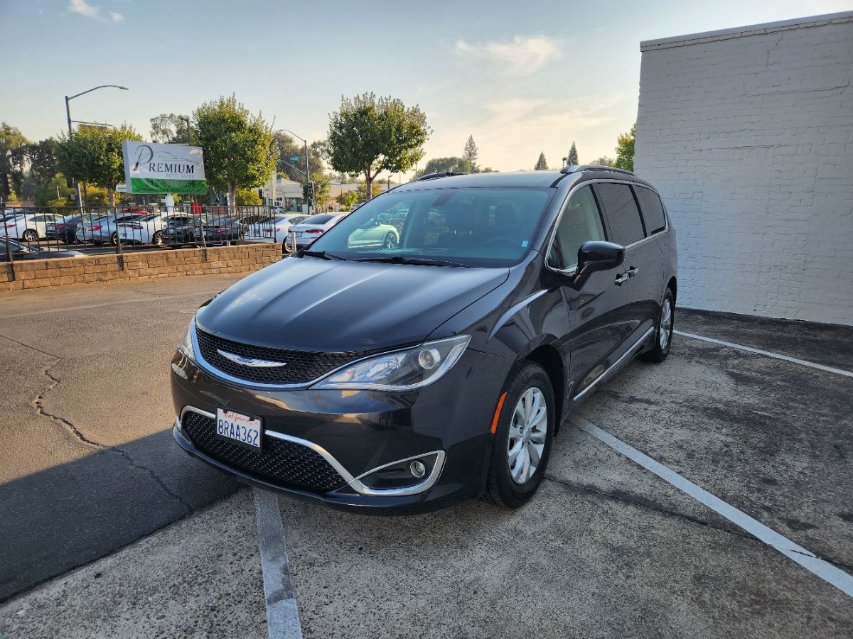 Chrysler Pacifica photo 26