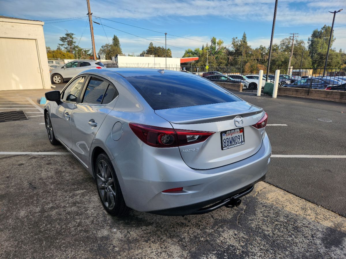 Mazda Mazda3 photo 2