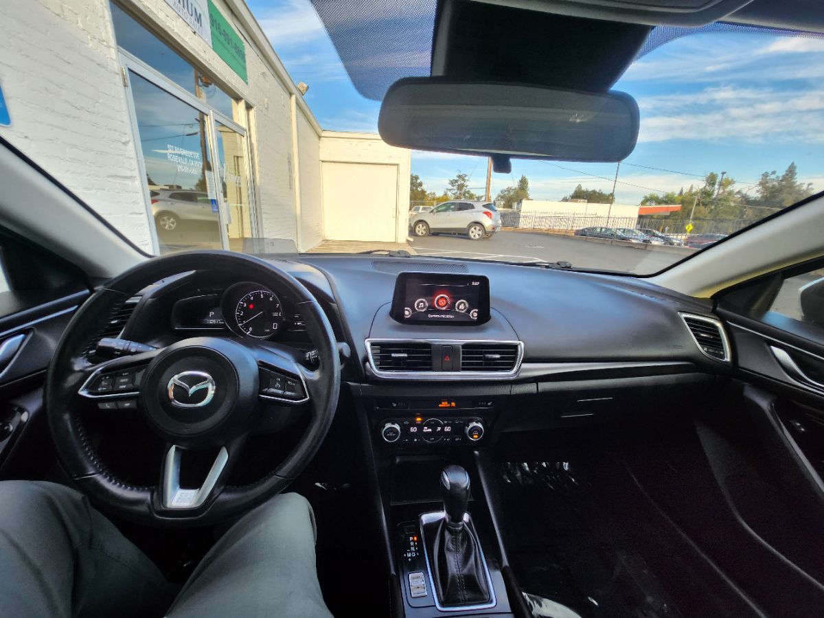 Mazda Mazda3 photo 12