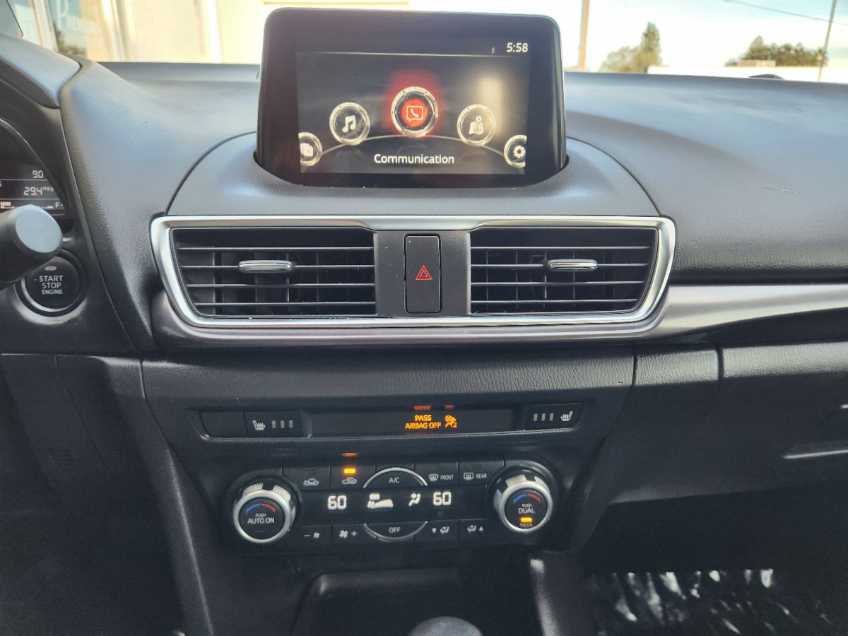 Mazda Mazda3 photo 13