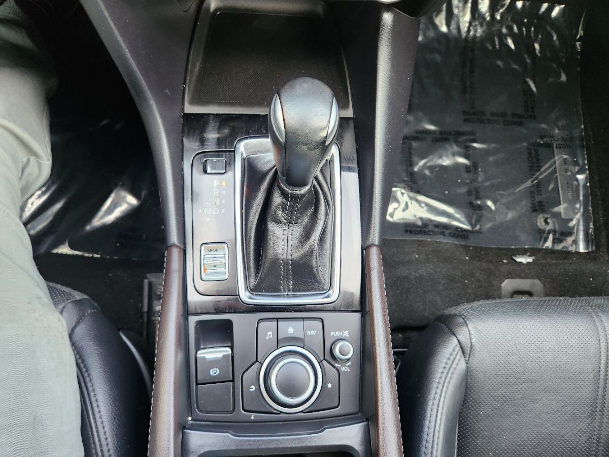 Mazda Mazda3 photo 18