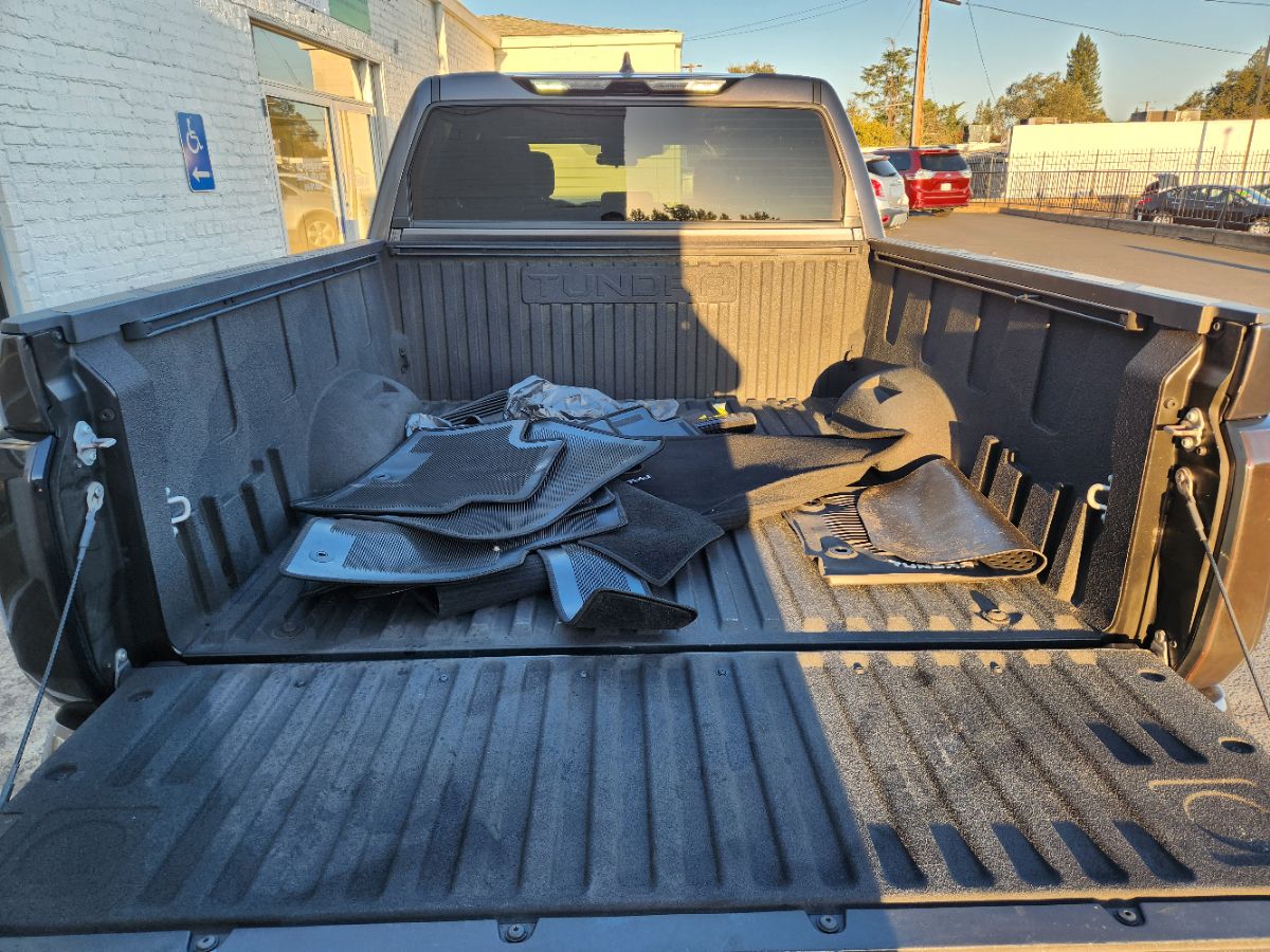 Toyota Tundra photo 12