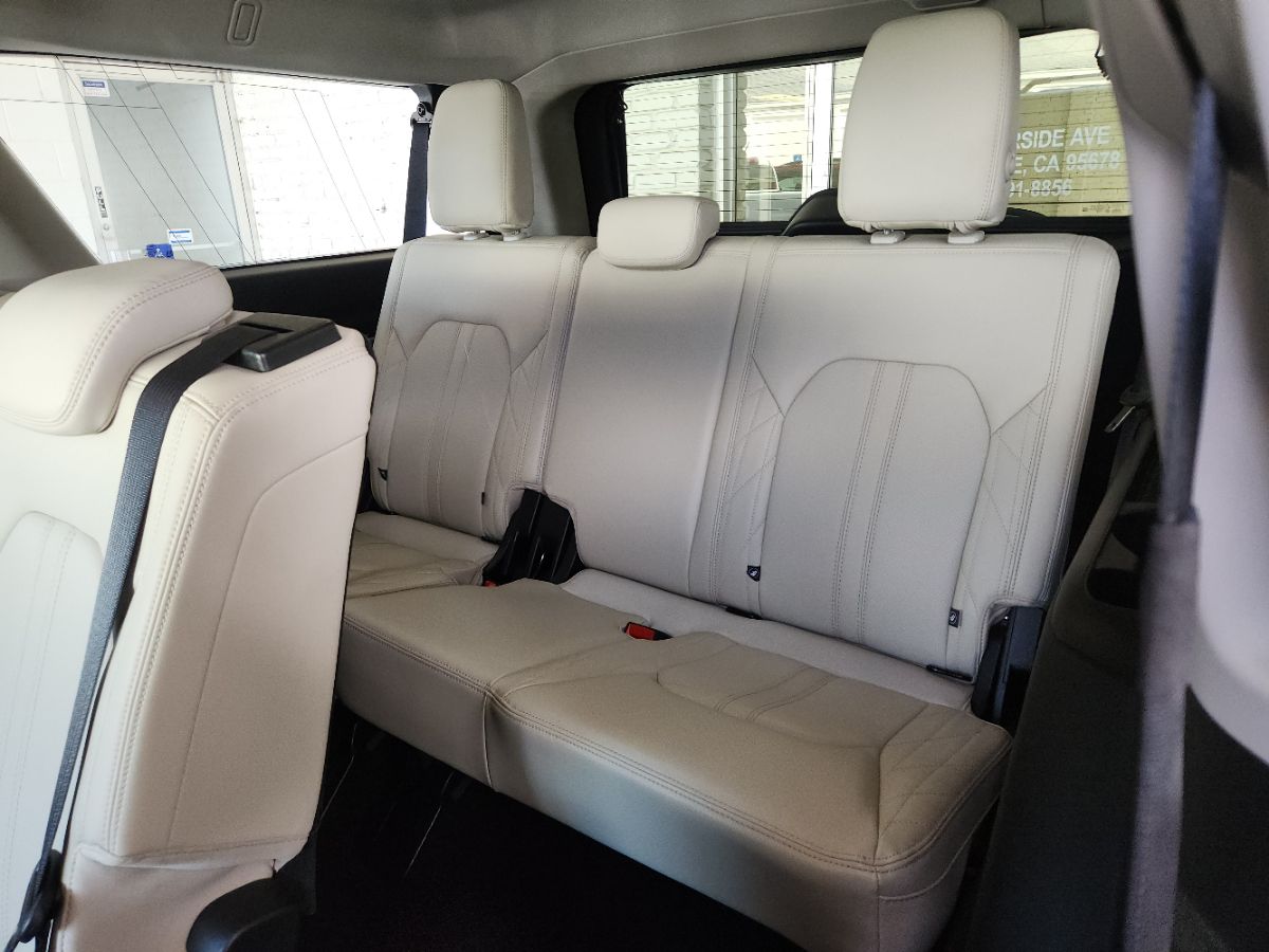 Ford Expedition MAX photo 11