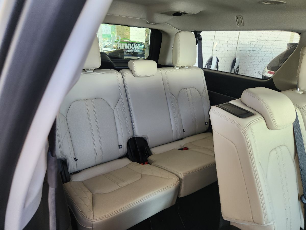 Ford Expedition MAX photo 14
