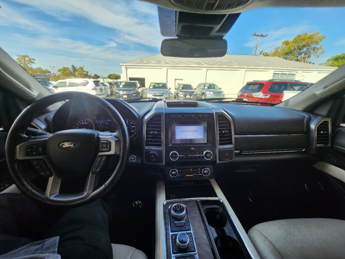 Ford Expedition MAX photo 16