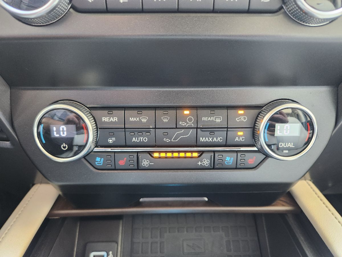 Ford Expedition MAX photo 20