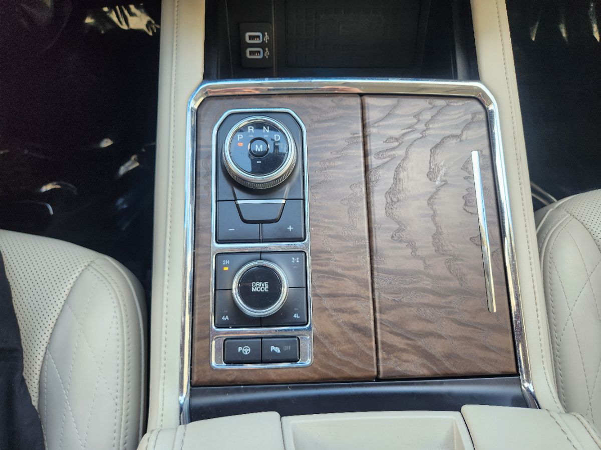 Ford Expedition MAX photo 21