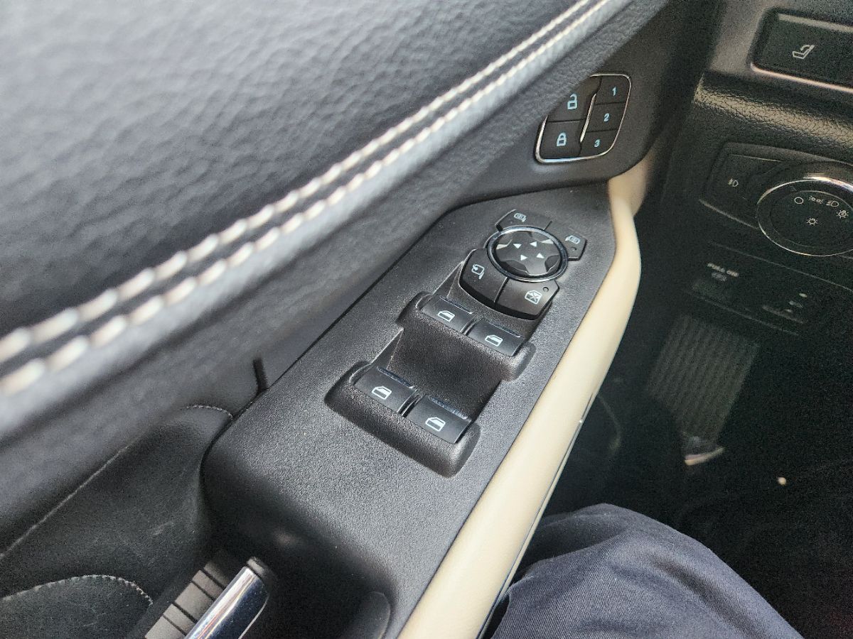 Ford Expedition MAX photo 27