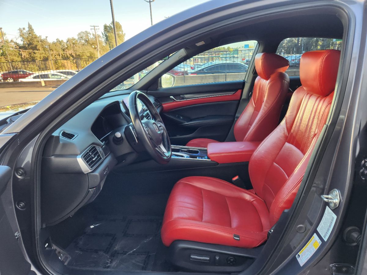 Honda Accord photo 9