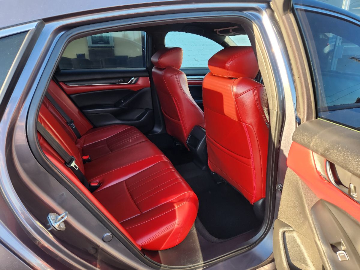 Honda Accord photo 12