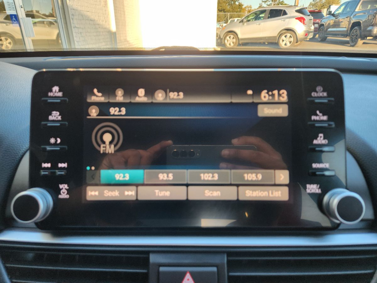 Honda Accord photo 16