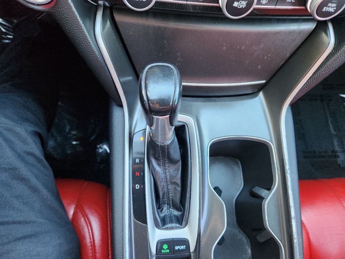 Honda Accord photo 19