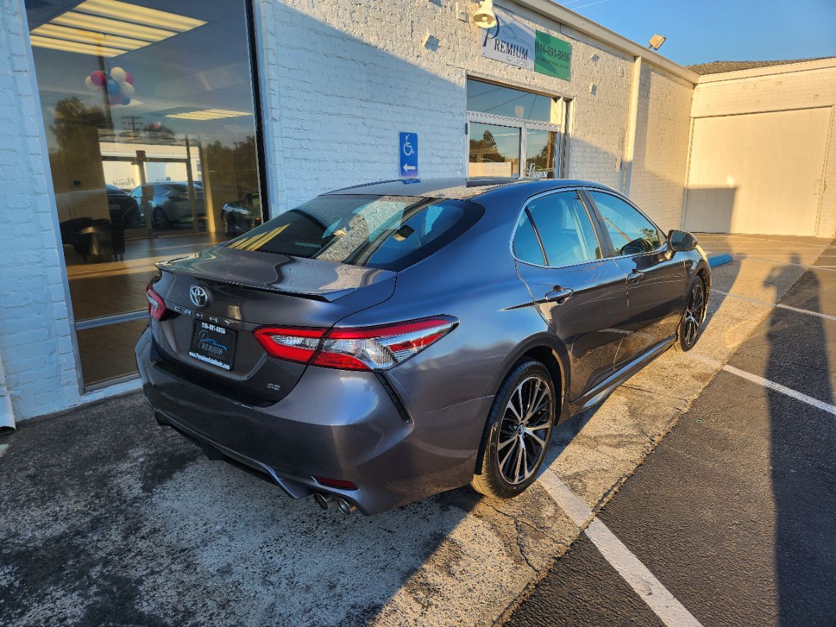 Toyota Camry photo 4
