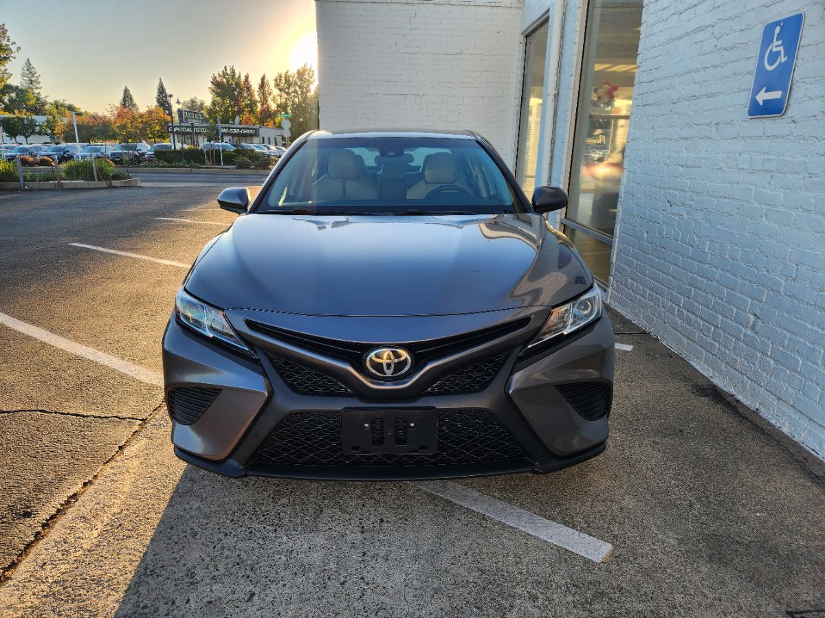 Toyota Camry photo 7