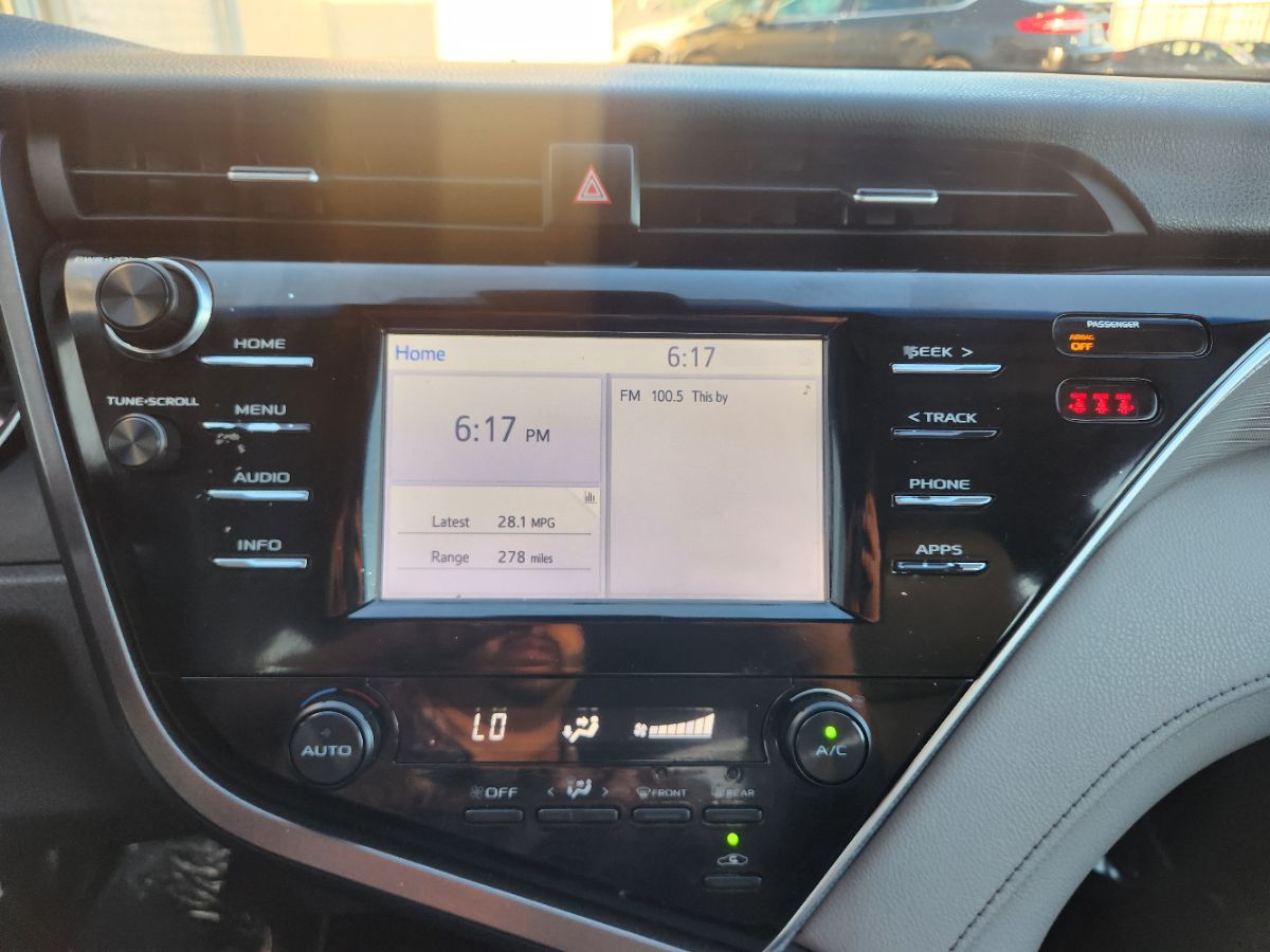 Toyota Camry photo 14