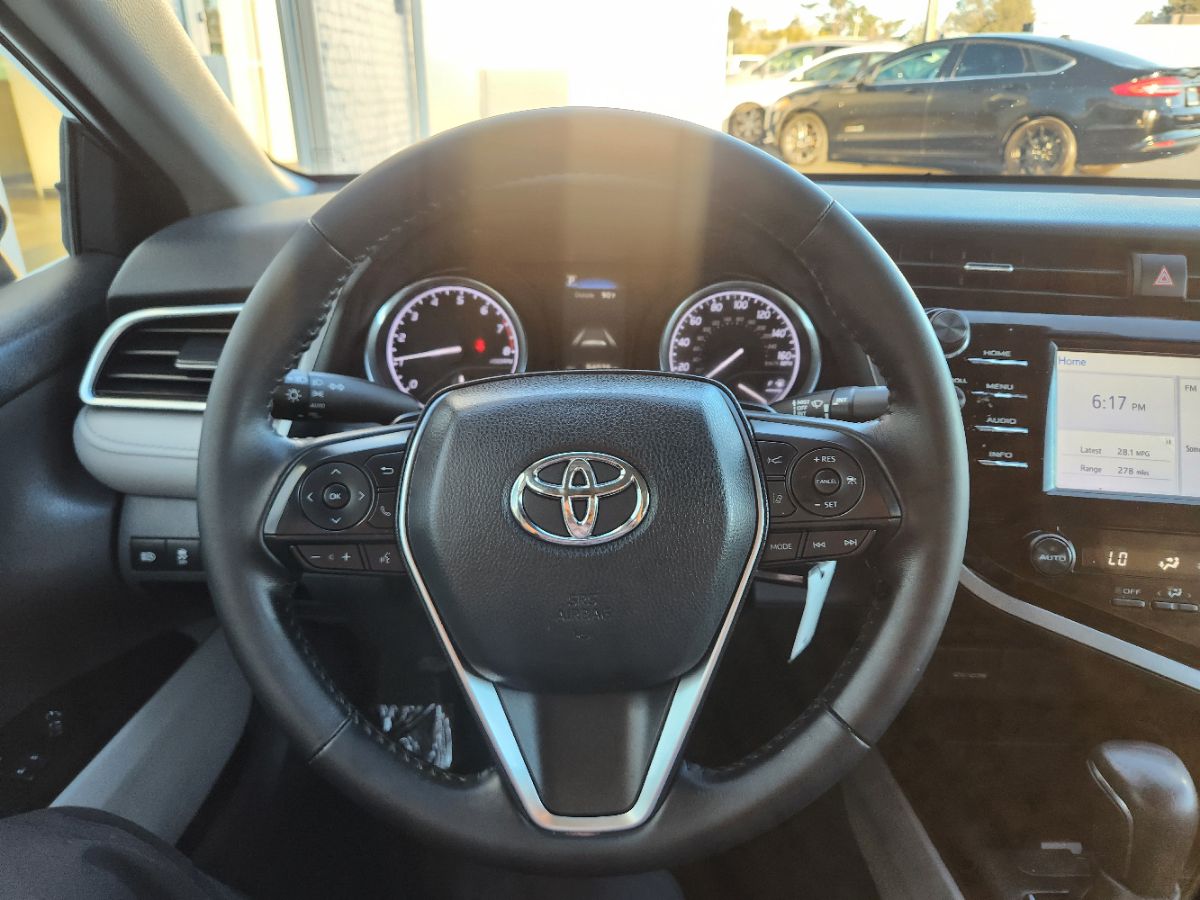 Toyota Camry photo 16