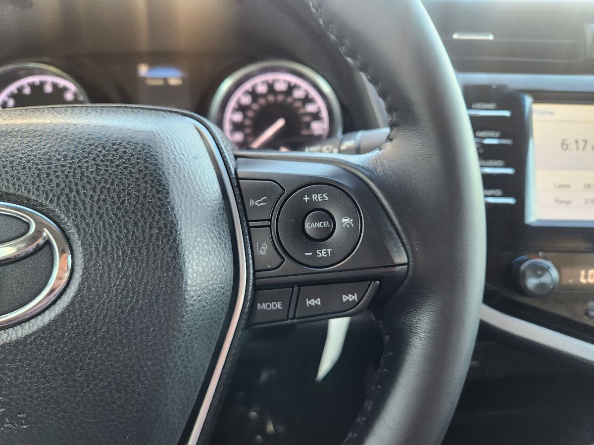 Toyota Camry photo 18