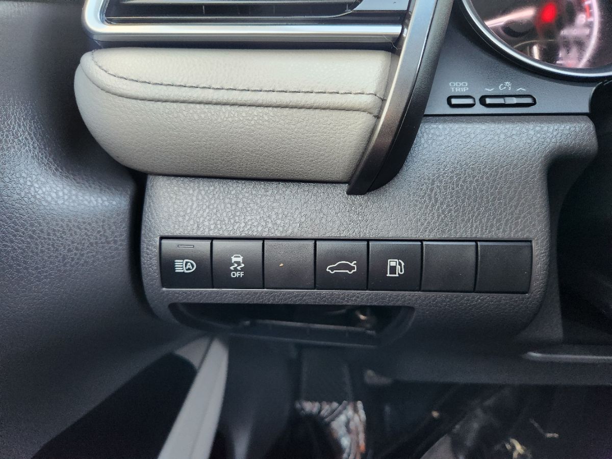 Toyota Camry photo 19