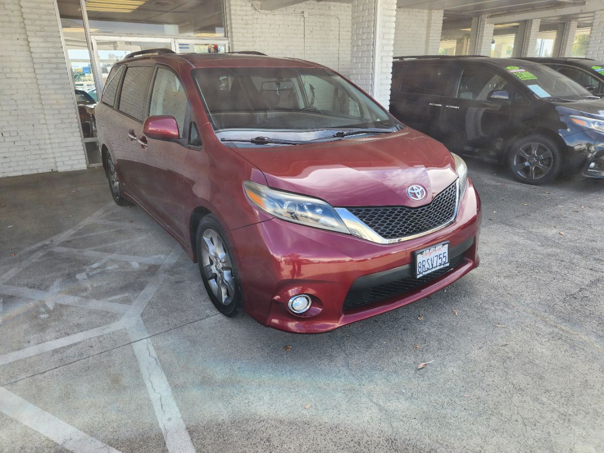 Toyota Sienna photo 7