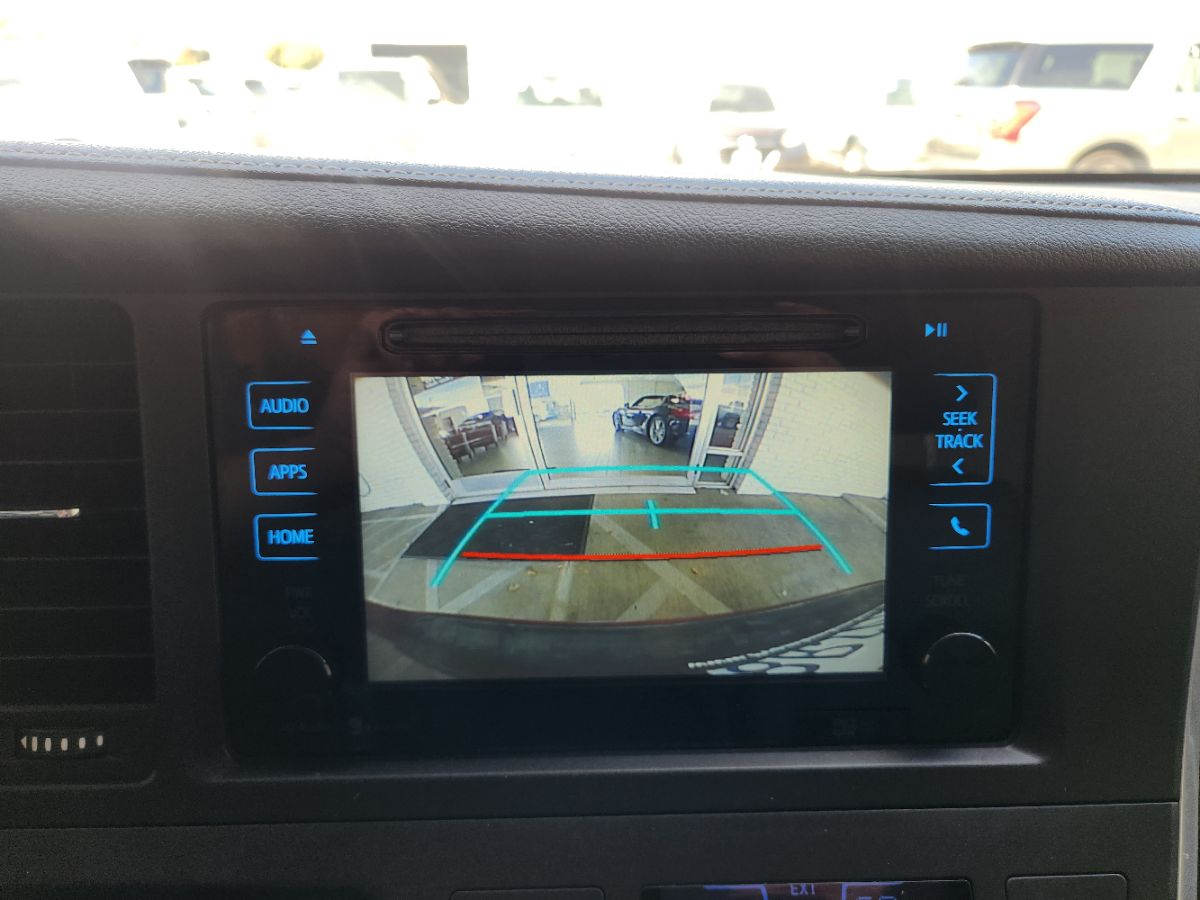Toyota Sienna photo 18