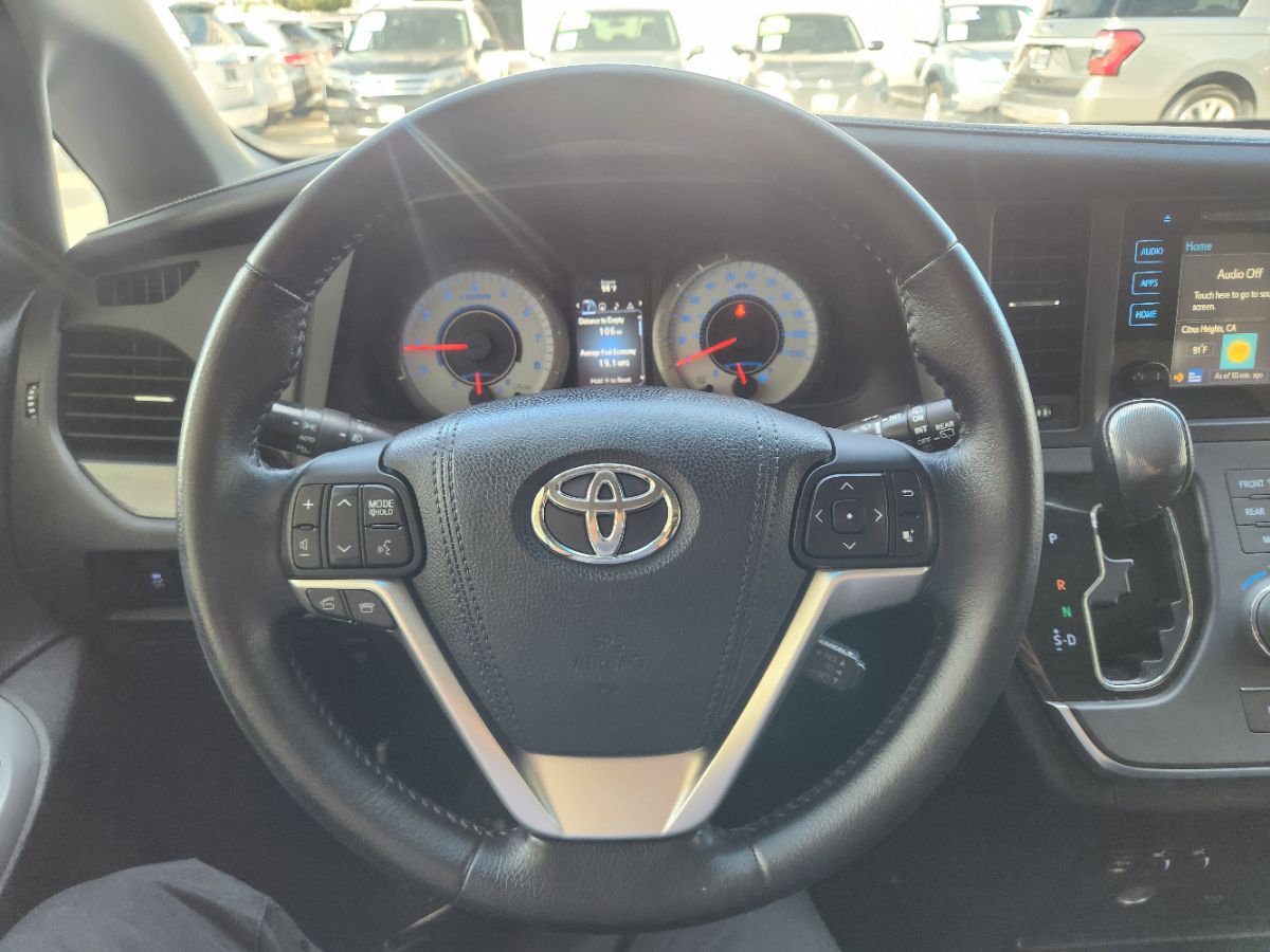 Toyota Sienna photo 21