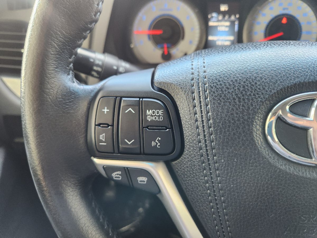 Toyota Sienna photo 22