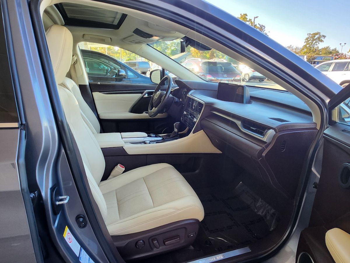 Lexus RX photo 13