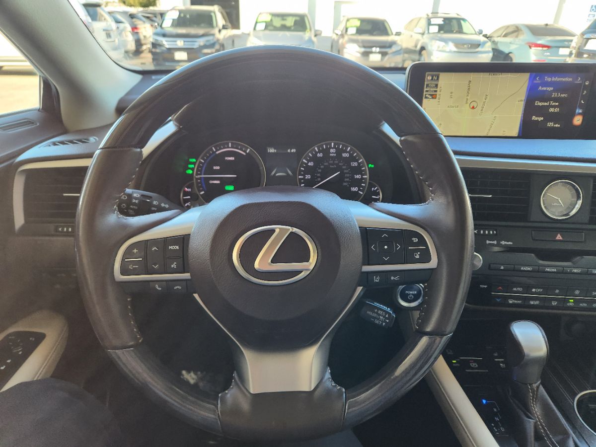 Lexus RX photo 24
