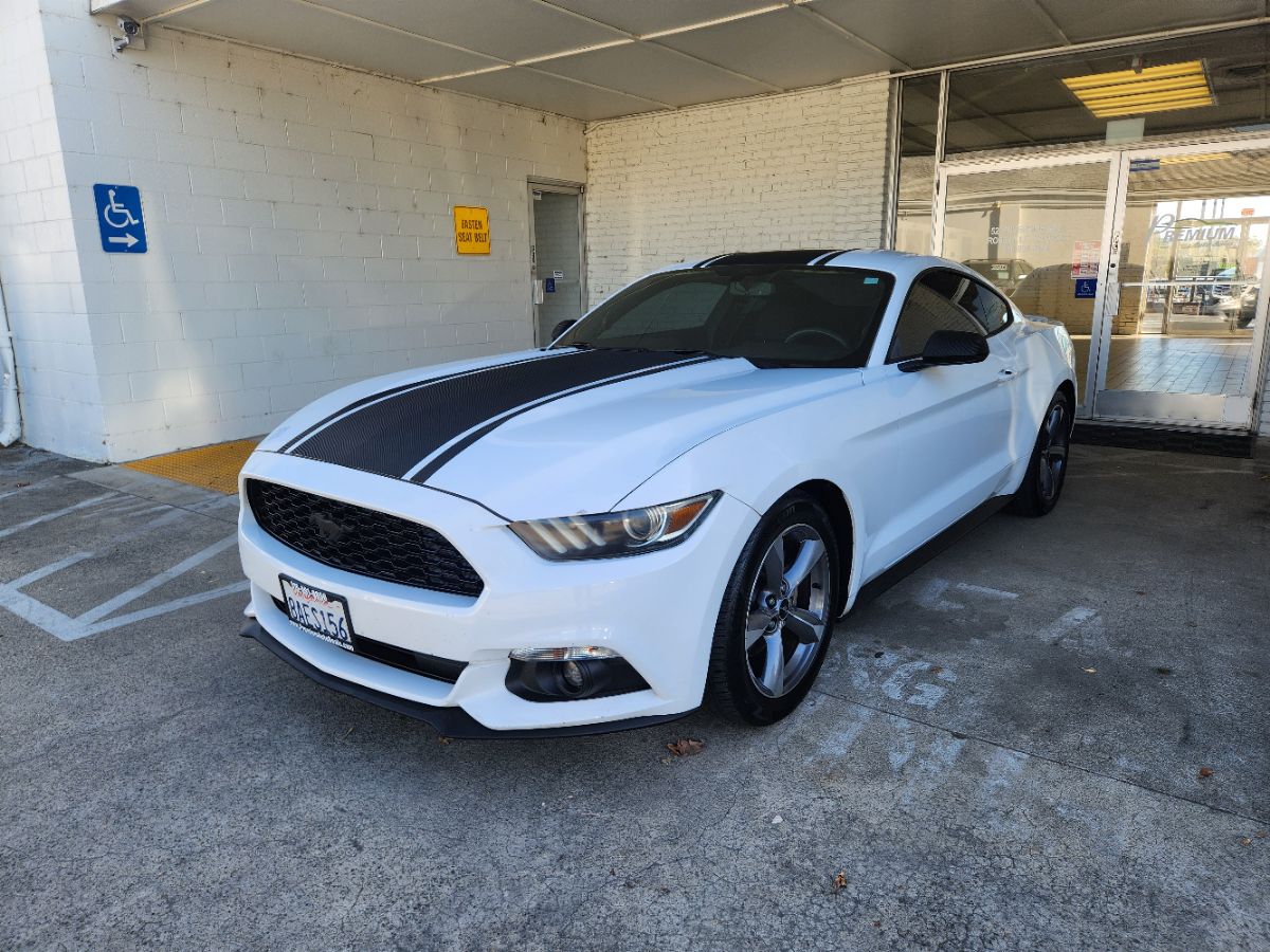 Ford Mustang photo 18