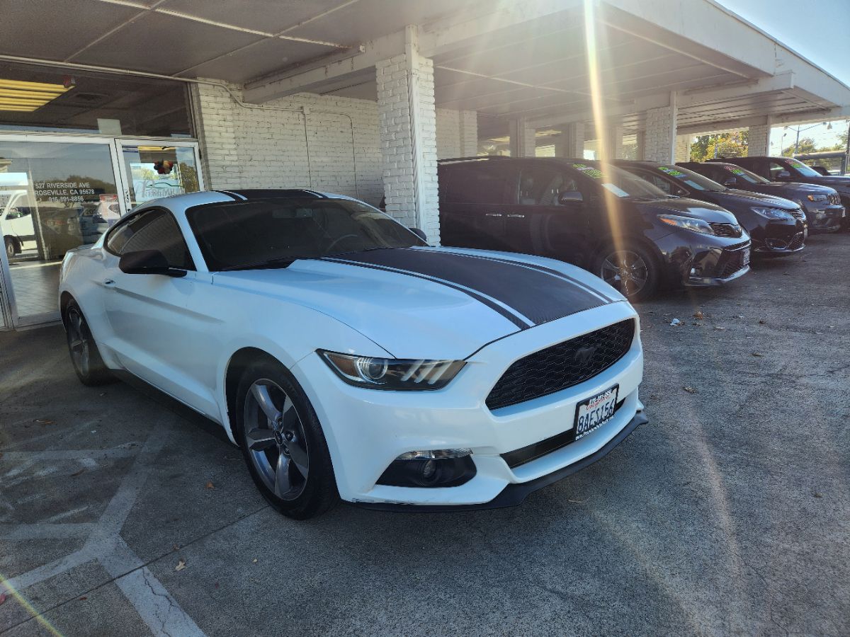 Ford Mustang photo 7