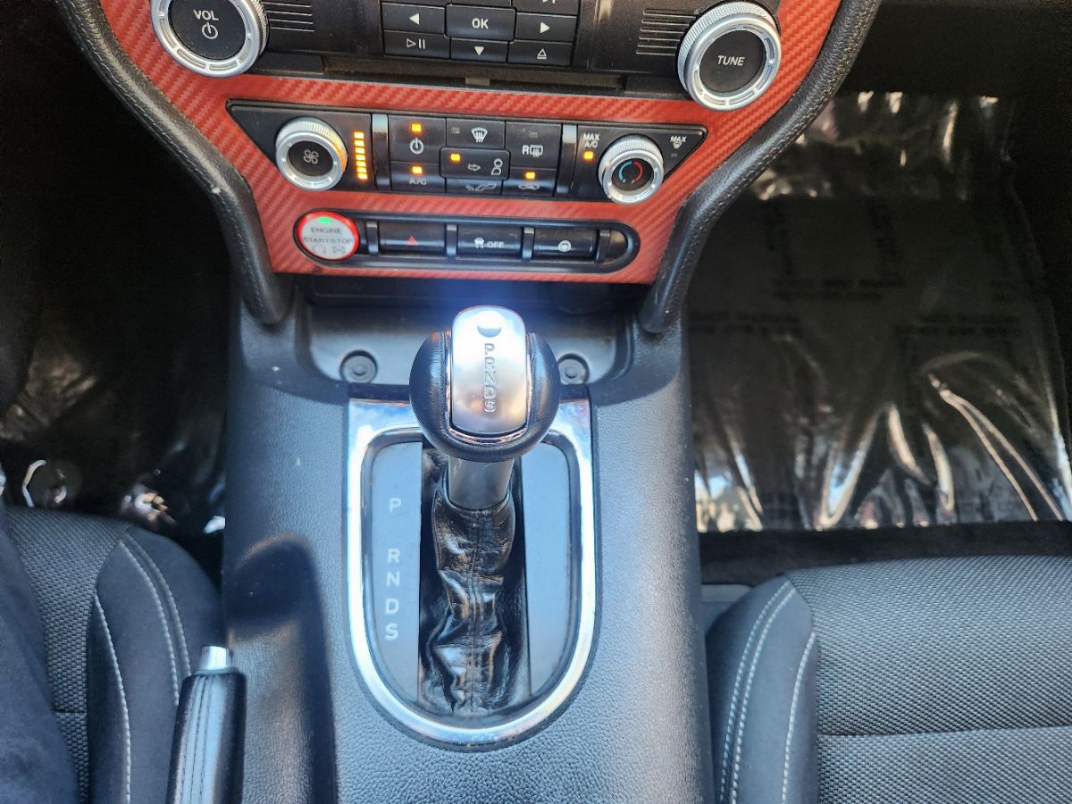 Ford Mustang photo 14