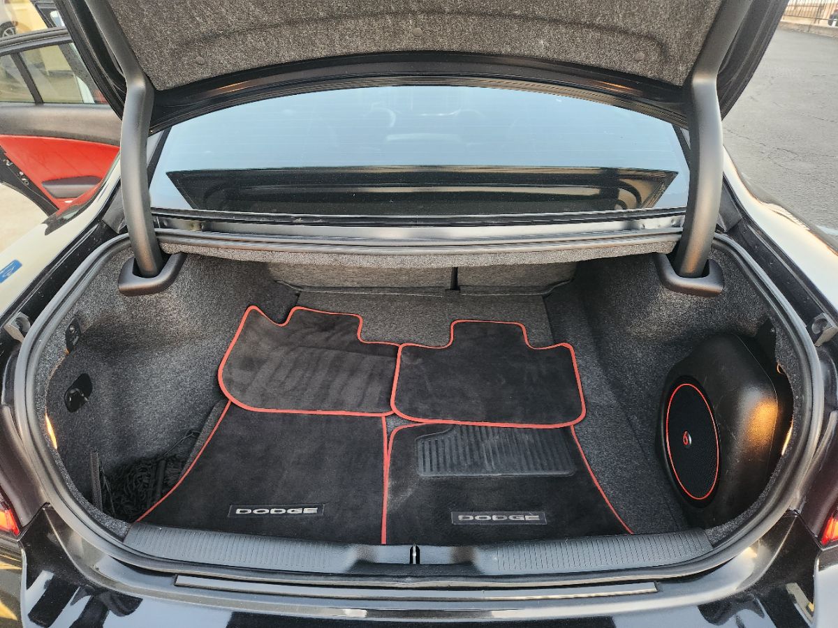 Dodge Charger photo 11