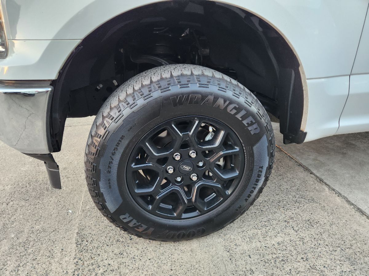 Ford F-150 photo 8