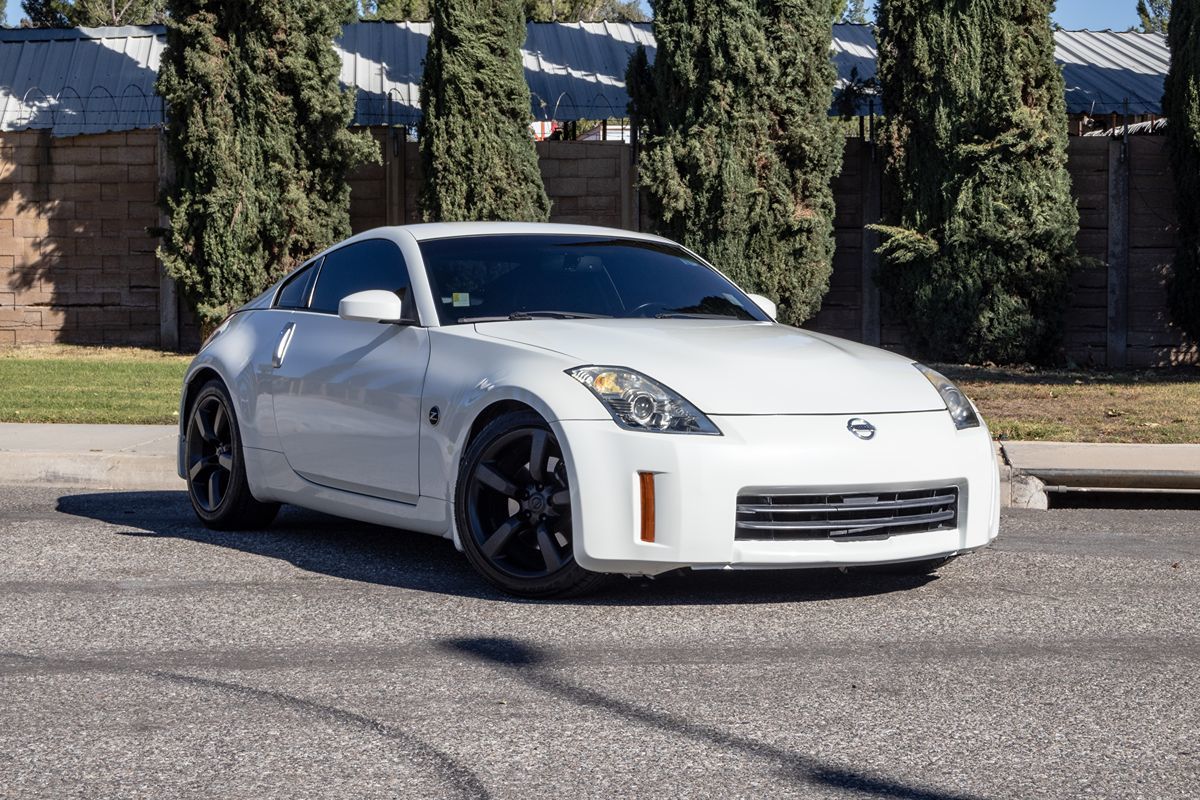 日産 350Z ホワイトバンパー Sold 2008 Nissan 350Z Touring in Norco