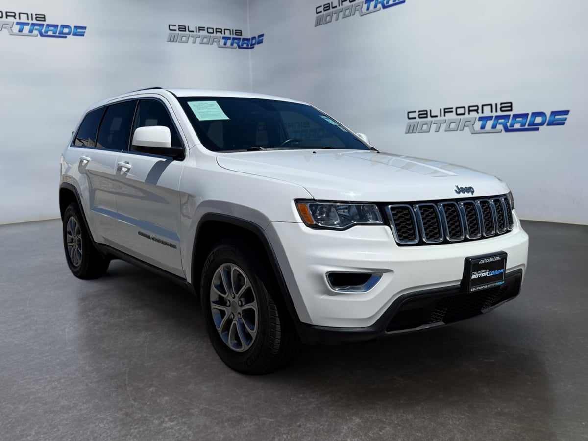 2017 Jeep Grand Cherokee Laredo photo 3