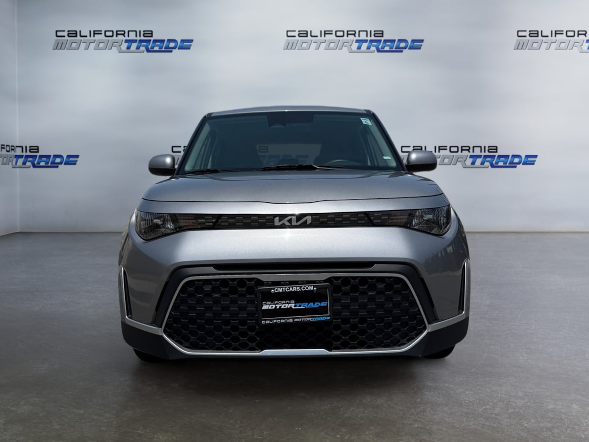2023 Kia Soul LX photo 2