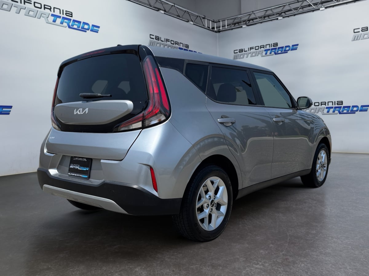 2023 Kia Soul LX photo 5