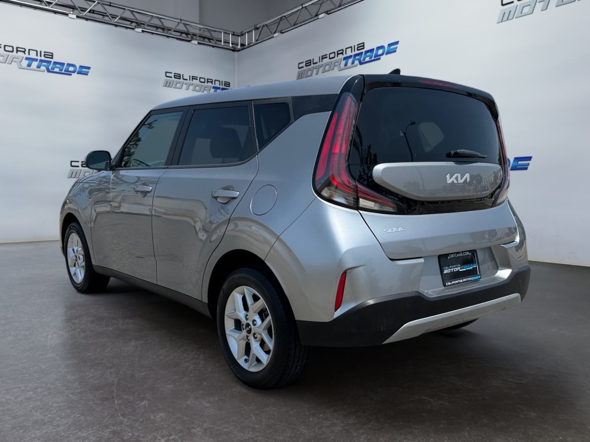 2023 Kia Soul LX photo 7