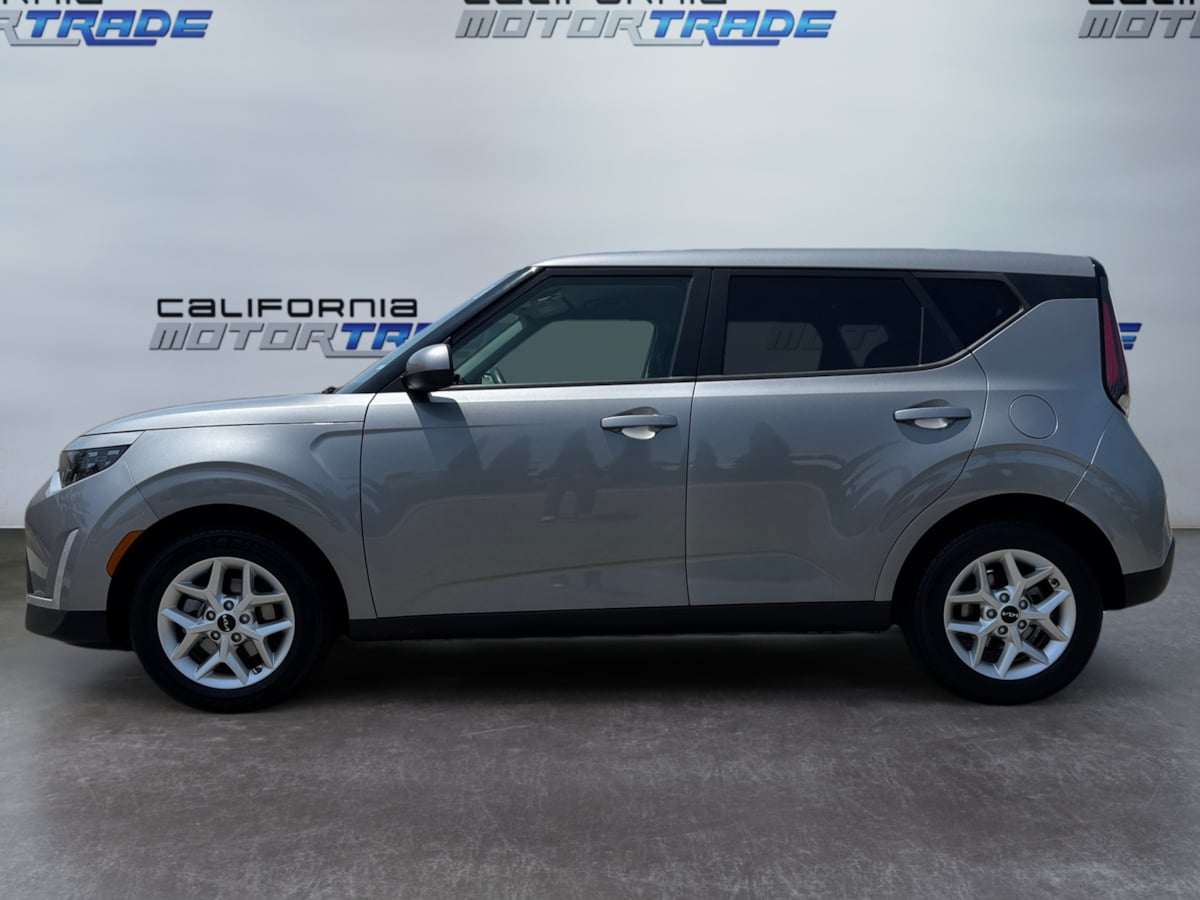 2023 Kia Soul LX photo 8
