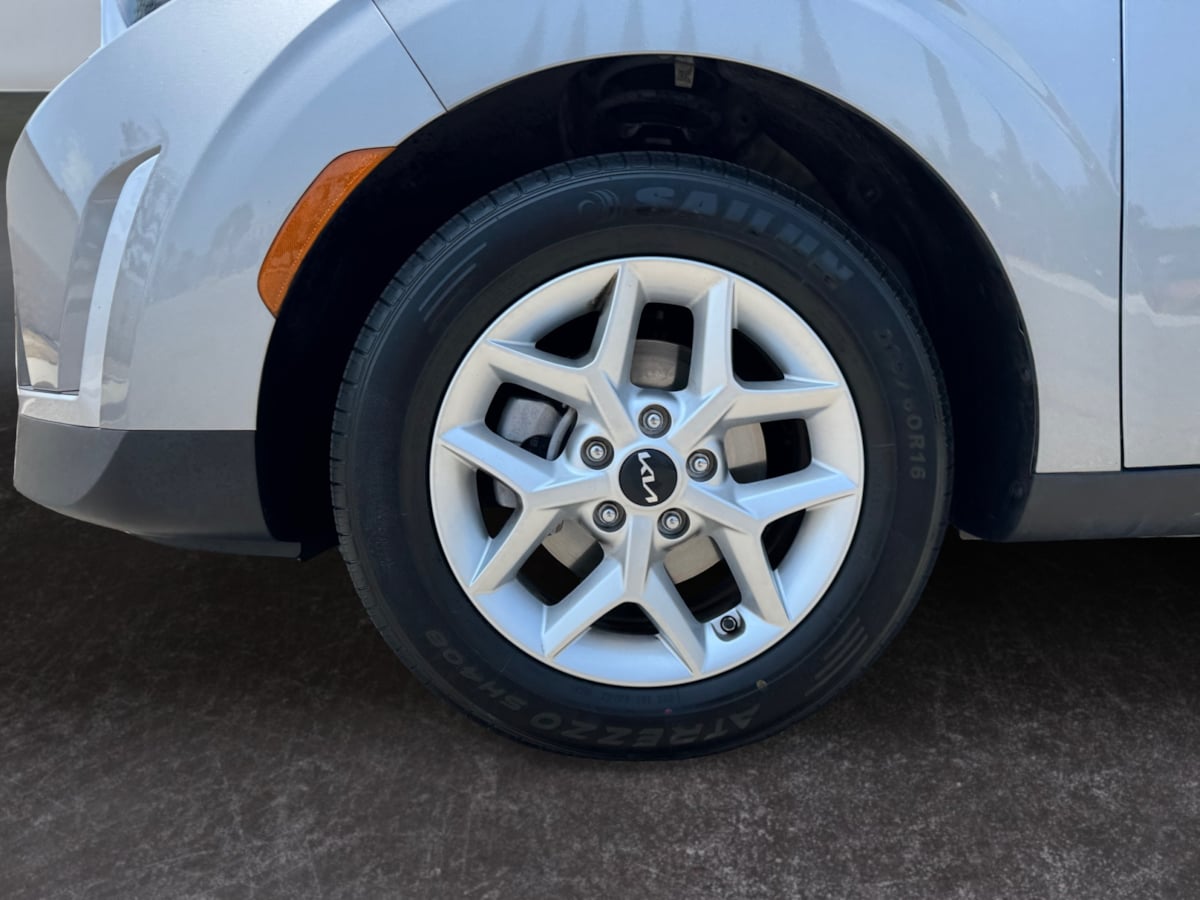 2023 Kia Soul LX photo 10