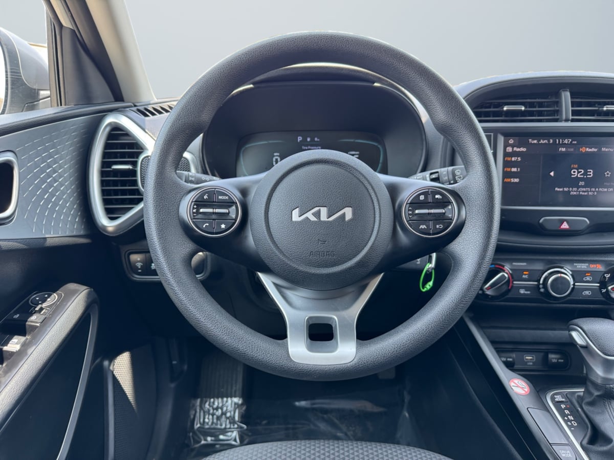 2023 Kia Soul LX photo 12