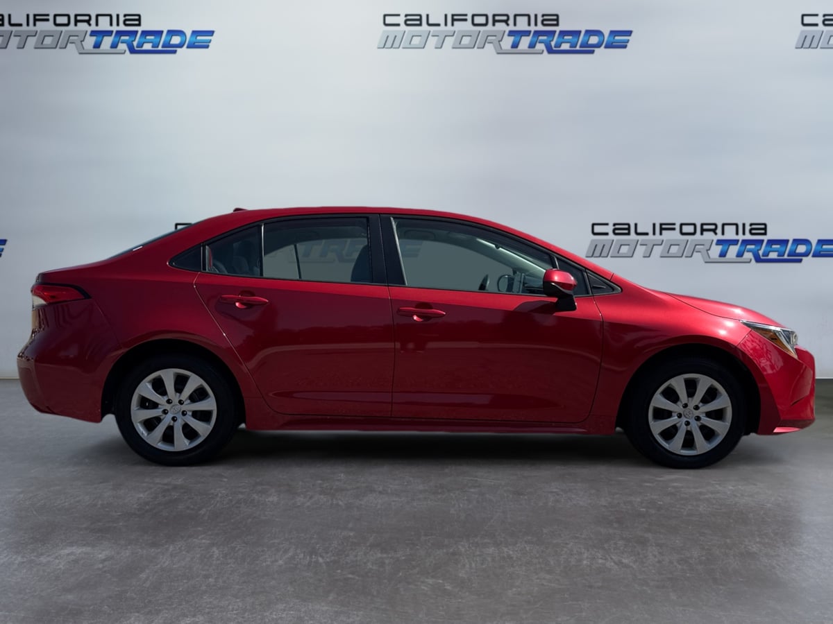 2021 Toyota Corolla LE photo 4