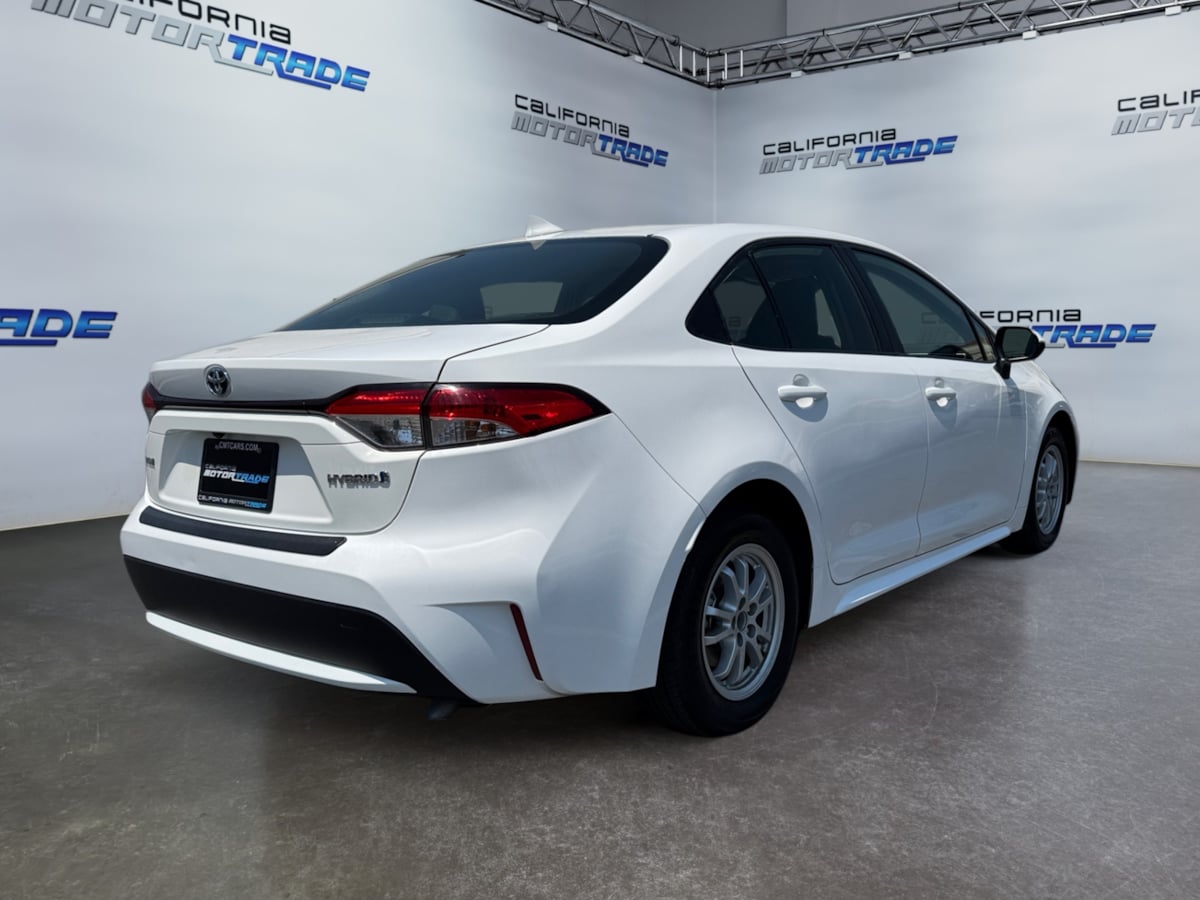 2022 Toyota Corolla Hybrid LE photo 4