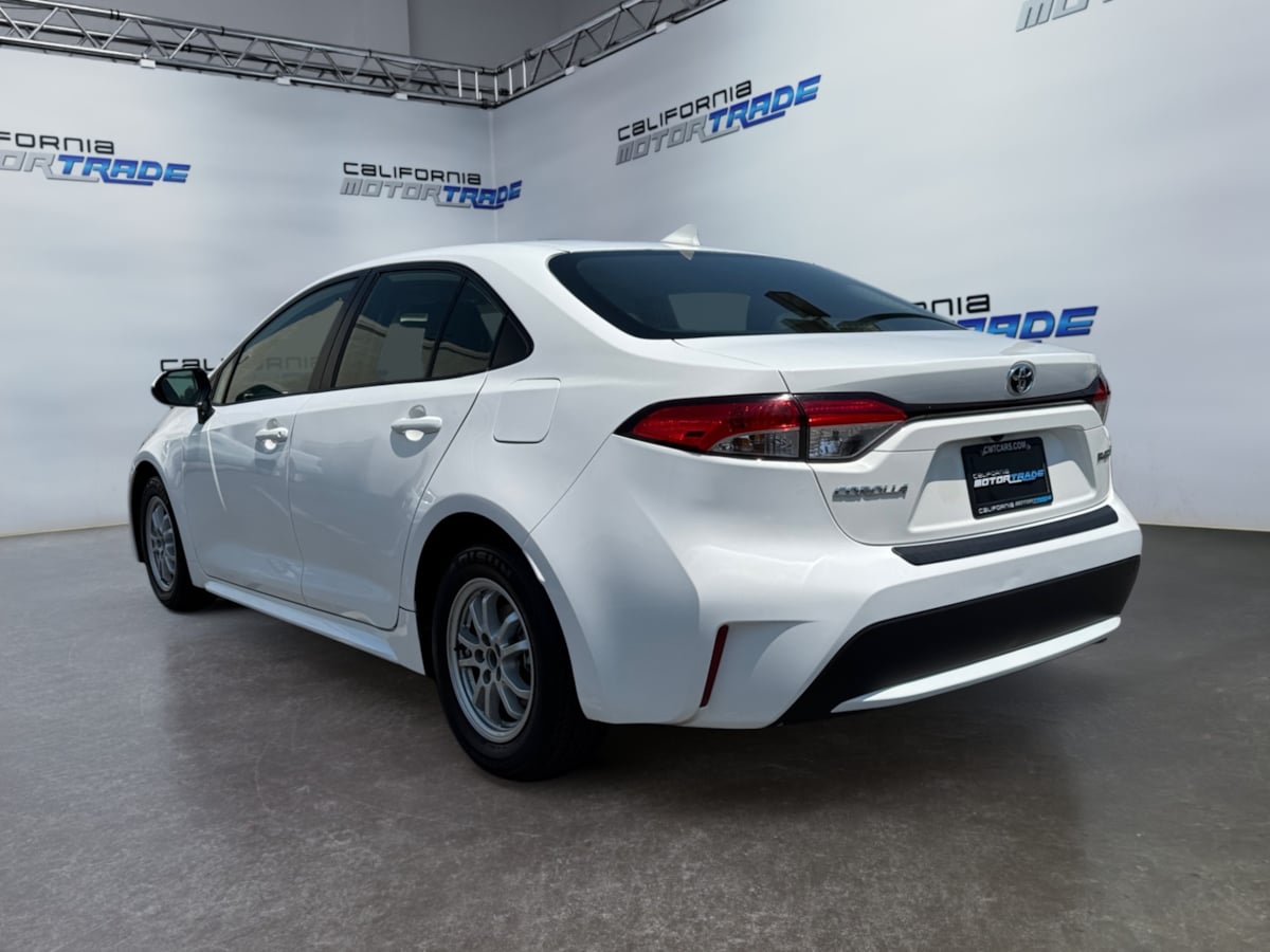 2022 Toyota Corolla Hybrid LE photo 6
