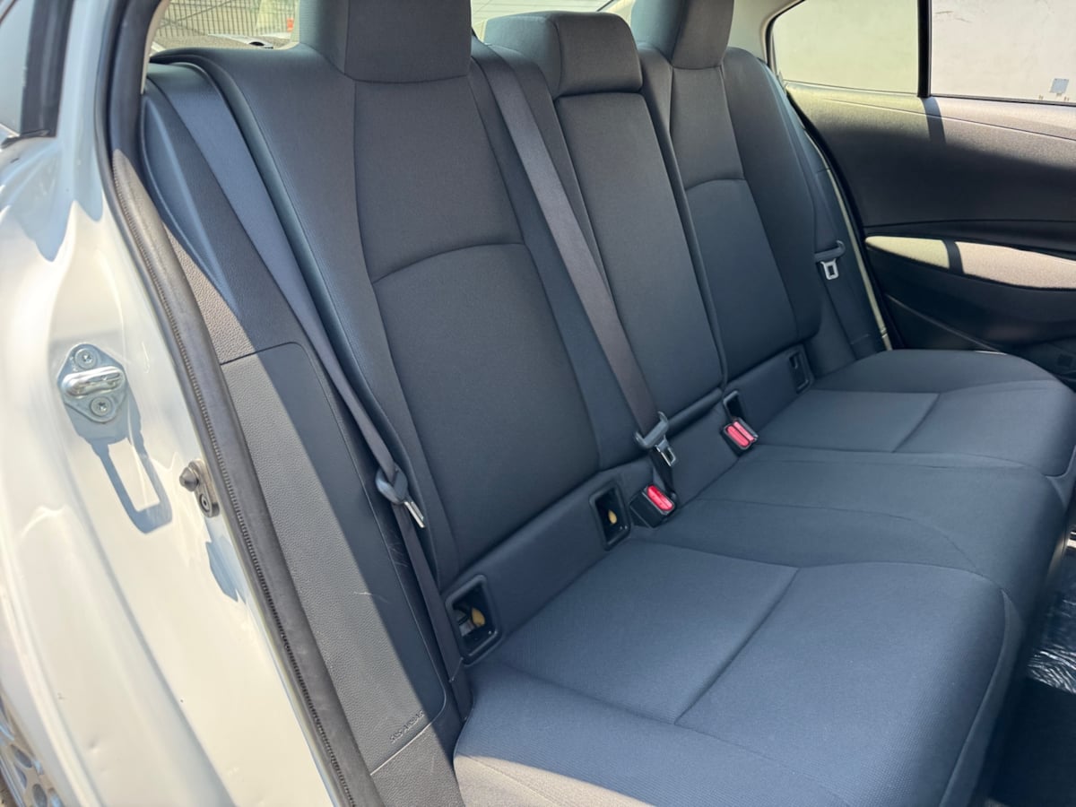 2022 Toyota Corolla Hybrid LE photo 18
