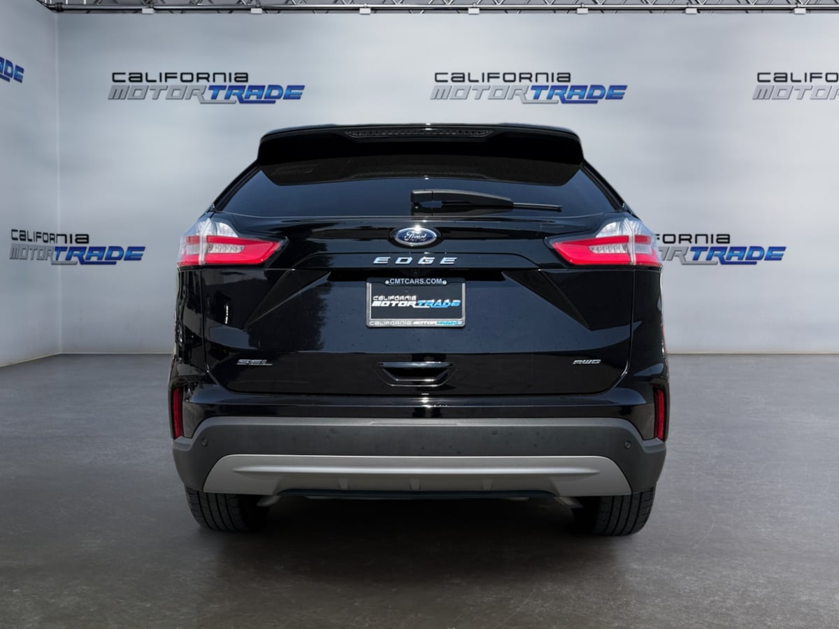 2022 Ford Edge SEL photo 4