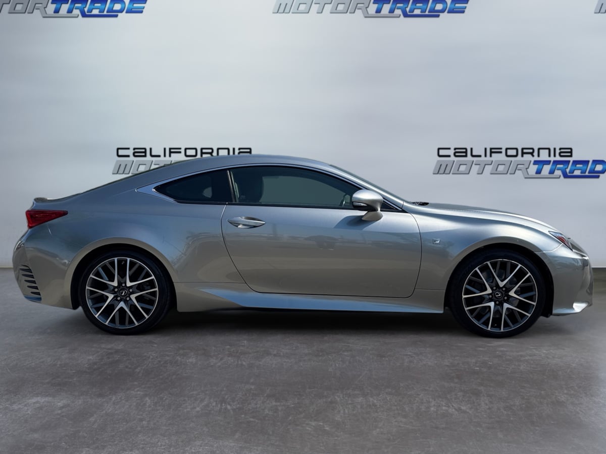 2016 Lexus RC 200t photo 4